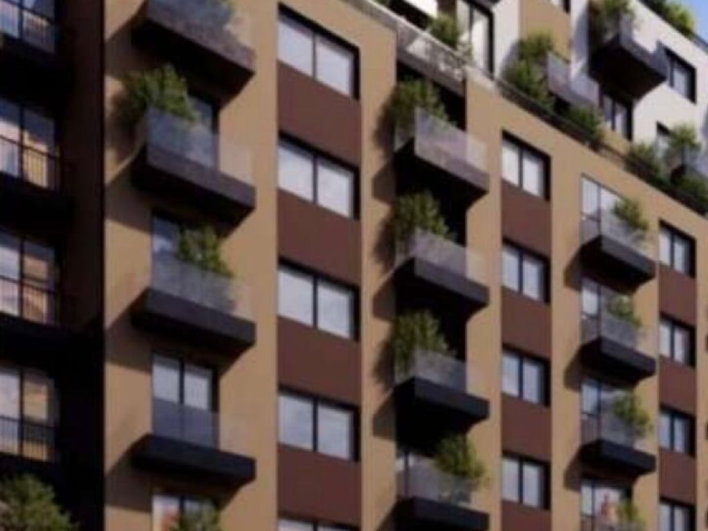 Shitet Apartament 1+1 tek ish Fusha Aviacionit. 