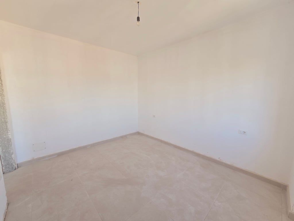 SHITET APARTAMENT 2+1 PRANE UJËSJELLËSIT , DURRËS 