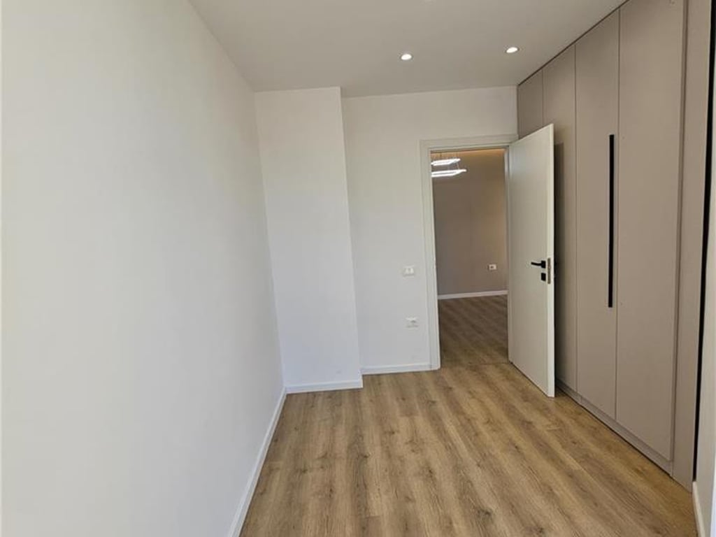 Apartament per shitje 2+1 Tek Pazari i Ri (ID B120675) Tirane