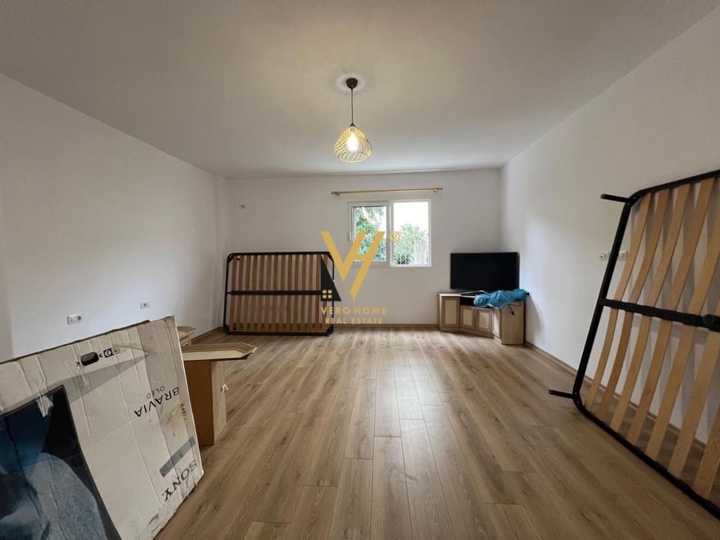 AFFITTASI IL SECONDO PIANO DI UNA VILLA NELLE VILLE TEDESCHE 550 EURO
