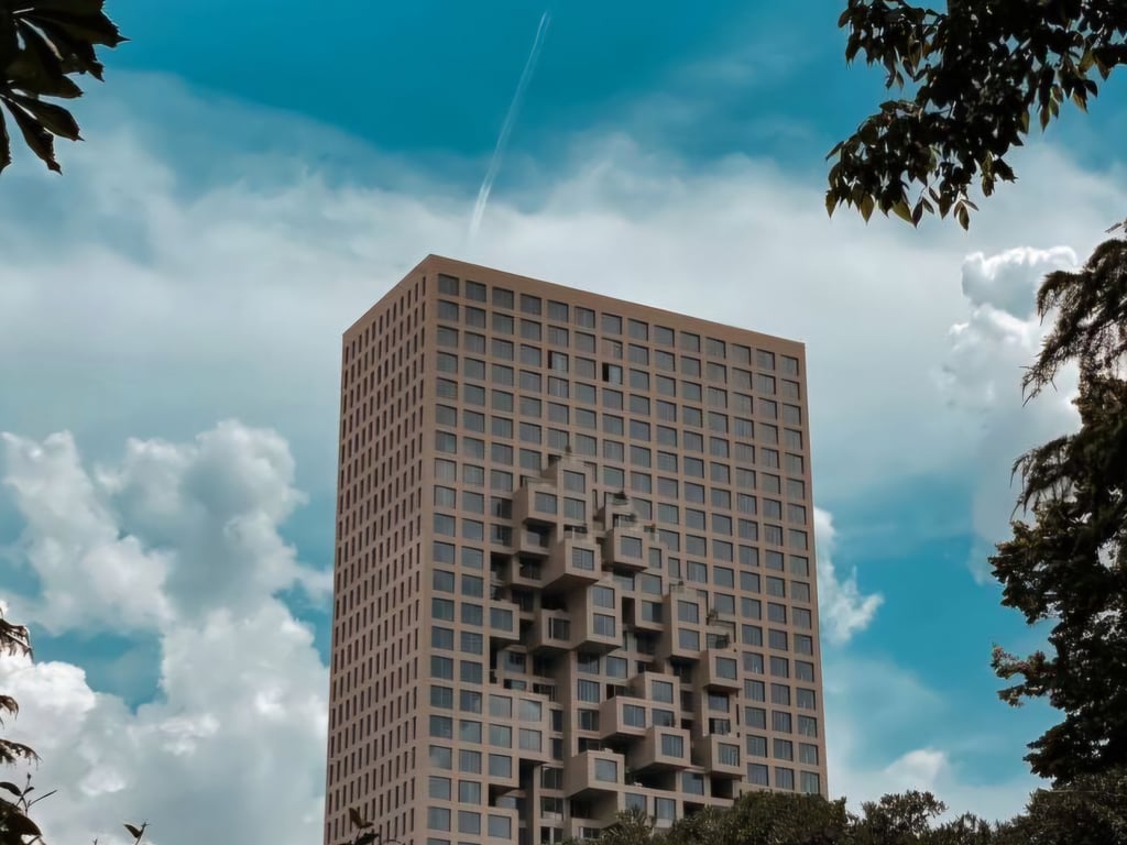 THE MOST SPECTACULAR PENTHOUSE VIEW IN TIRANA – DOWNTOWN ONE, 27TH FLOOR!