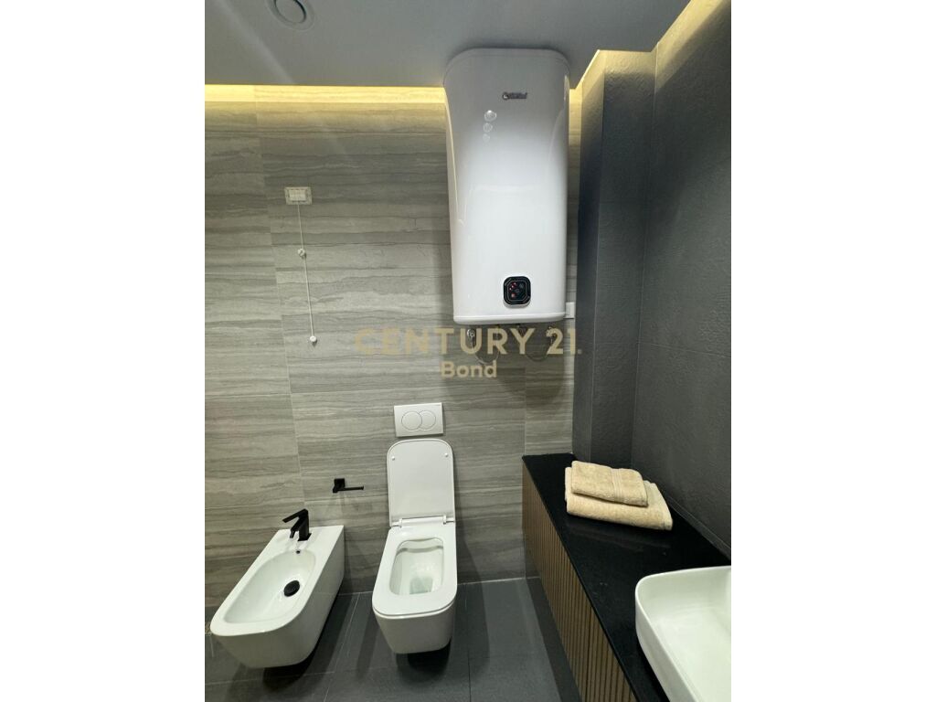 VENDITA 2+1+2+2 POSTI AUTO