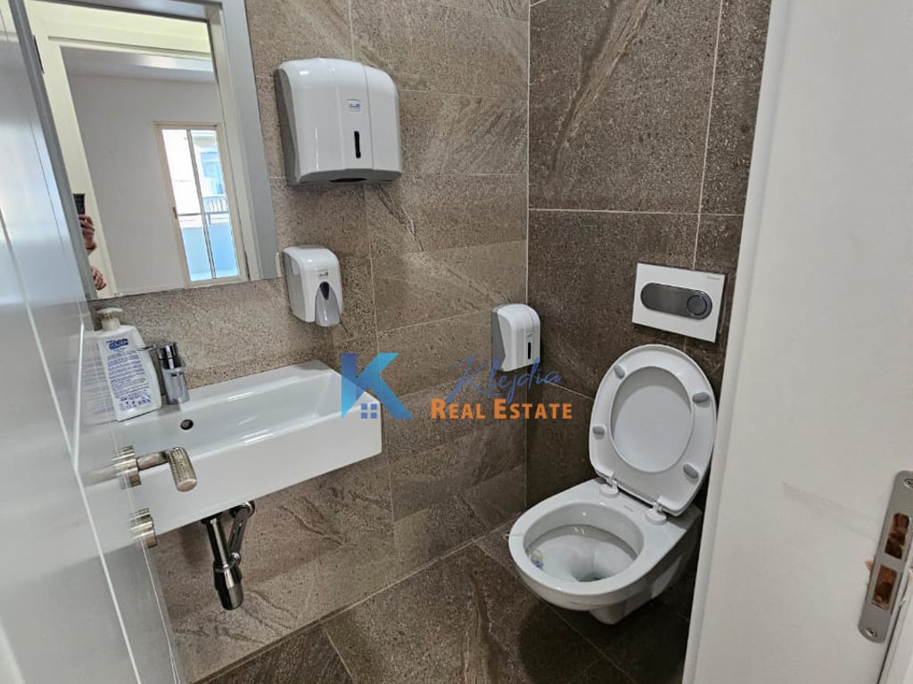 AMBIENT ZYRE PER QIRA AFER STADIUMIT DINAMO