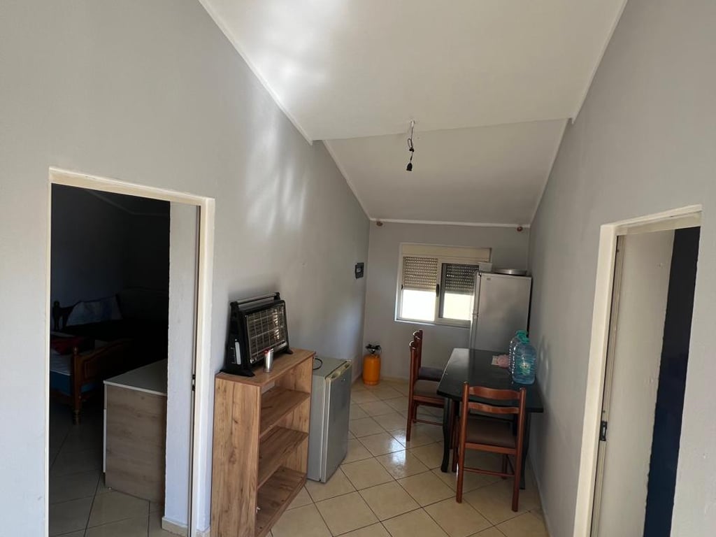 Shtepi private me qera  2+1