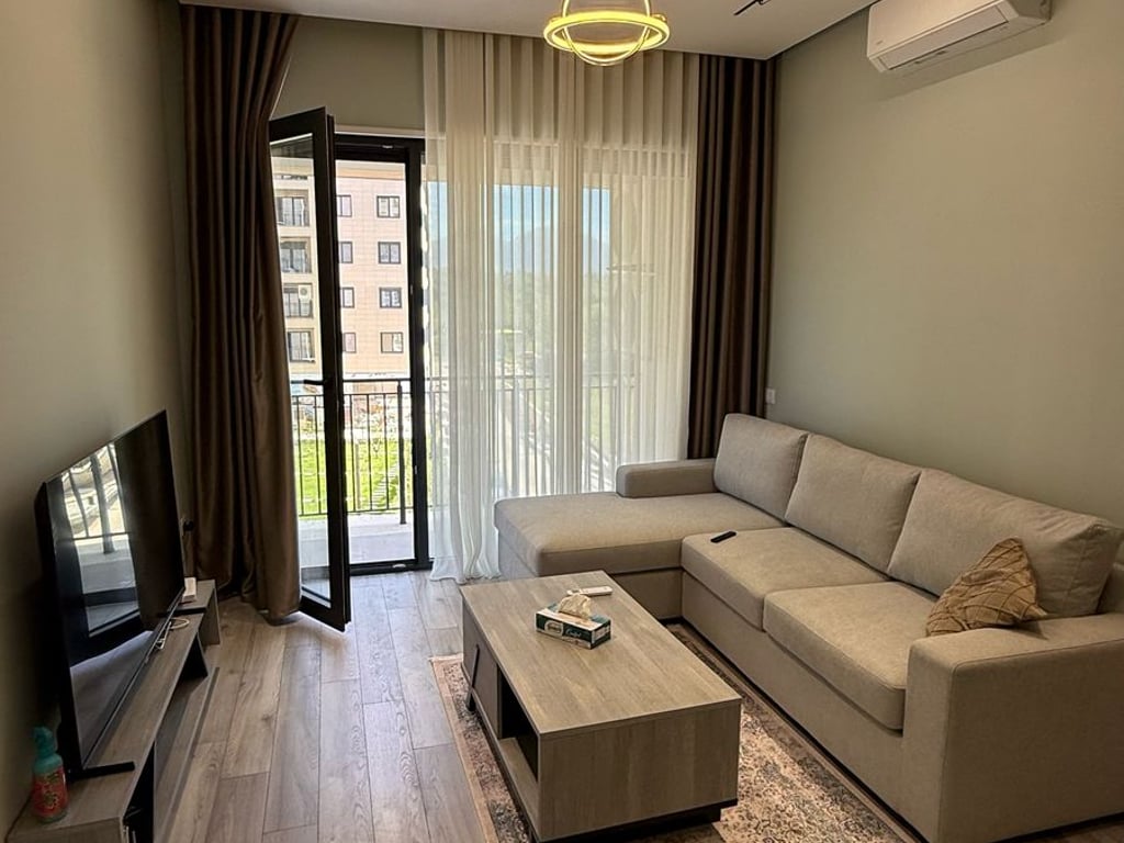 Jepet me Qera Apartament 1+1 i arreduar ne menyre bashkohore tek Liqeni i Thatë.