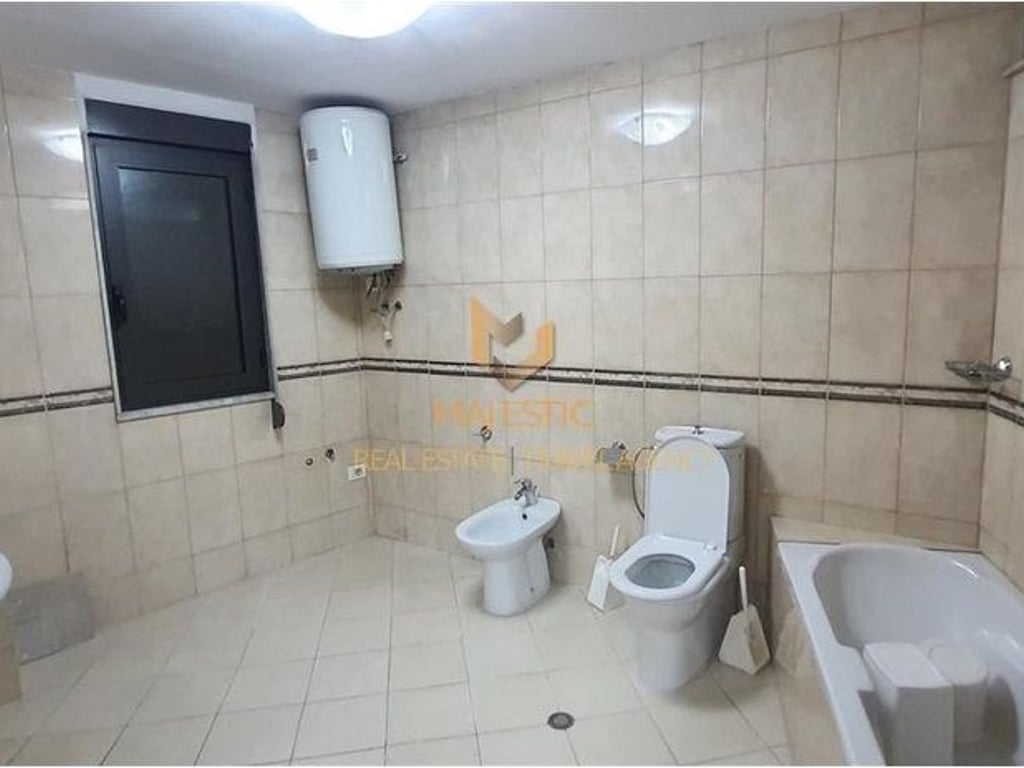 A 3+1+2 apartment is available for rent for offices in the center of Tirana, Rruga Kavajës.