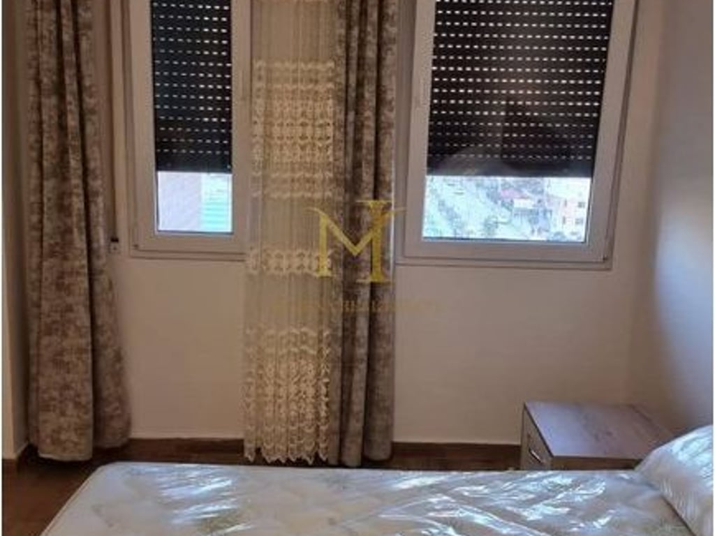 SHES APATAMENT TEK STADIUMI