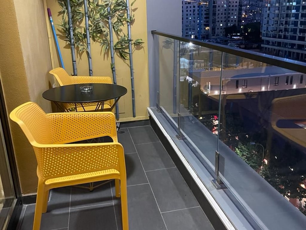 A 1+1 apartment is available for rent at Square 21.