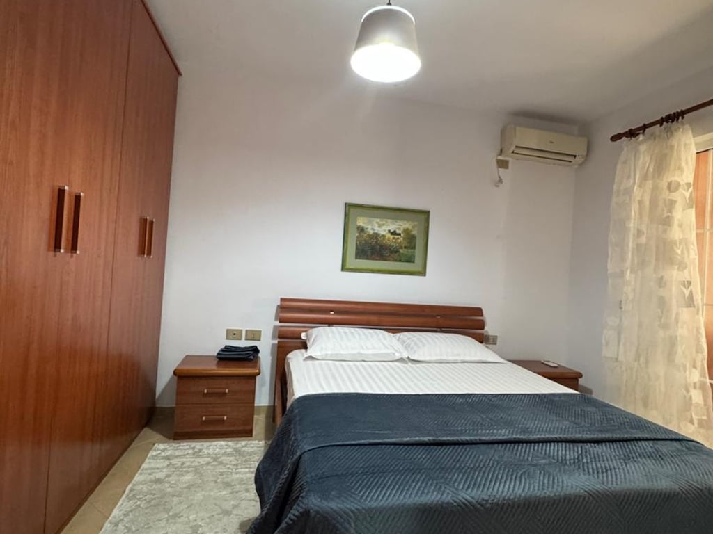 Shtepi me qera 2+1 prane shkolles Petro Nin Luarasi