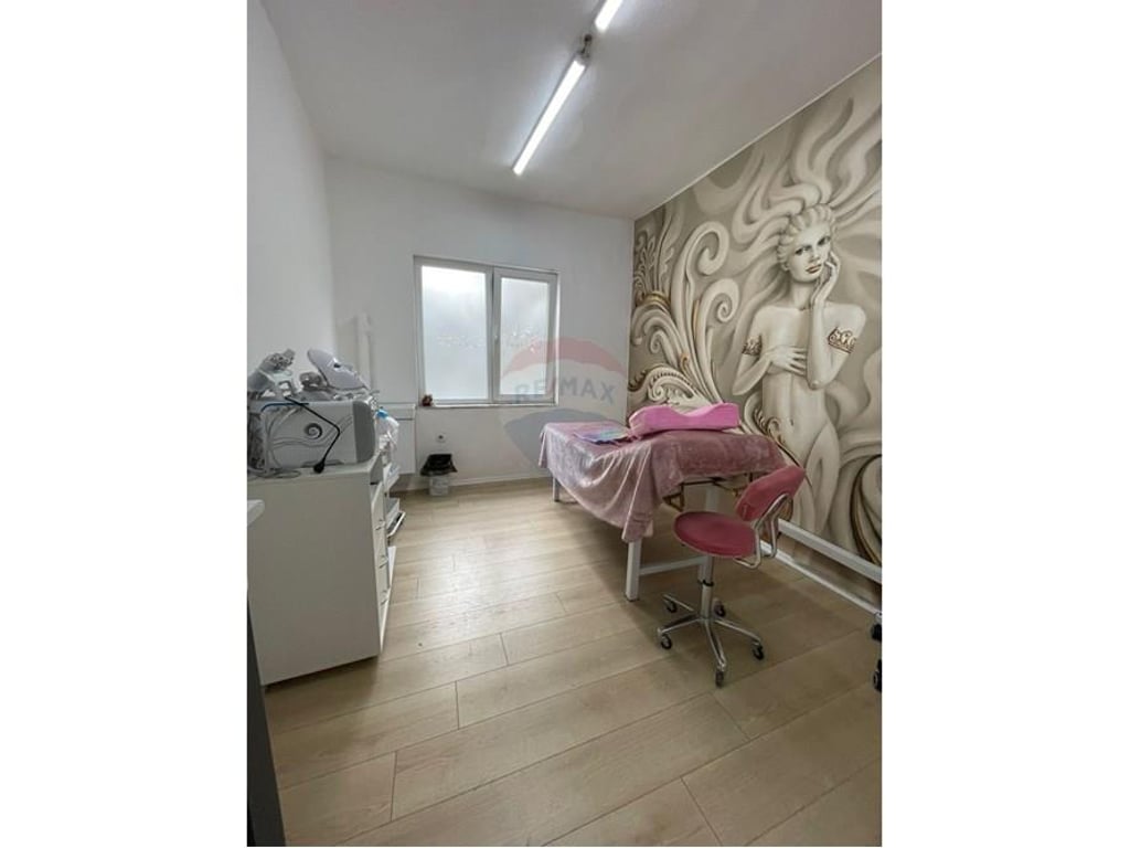 Ambiente ufficio in affitto (servizio estetico)