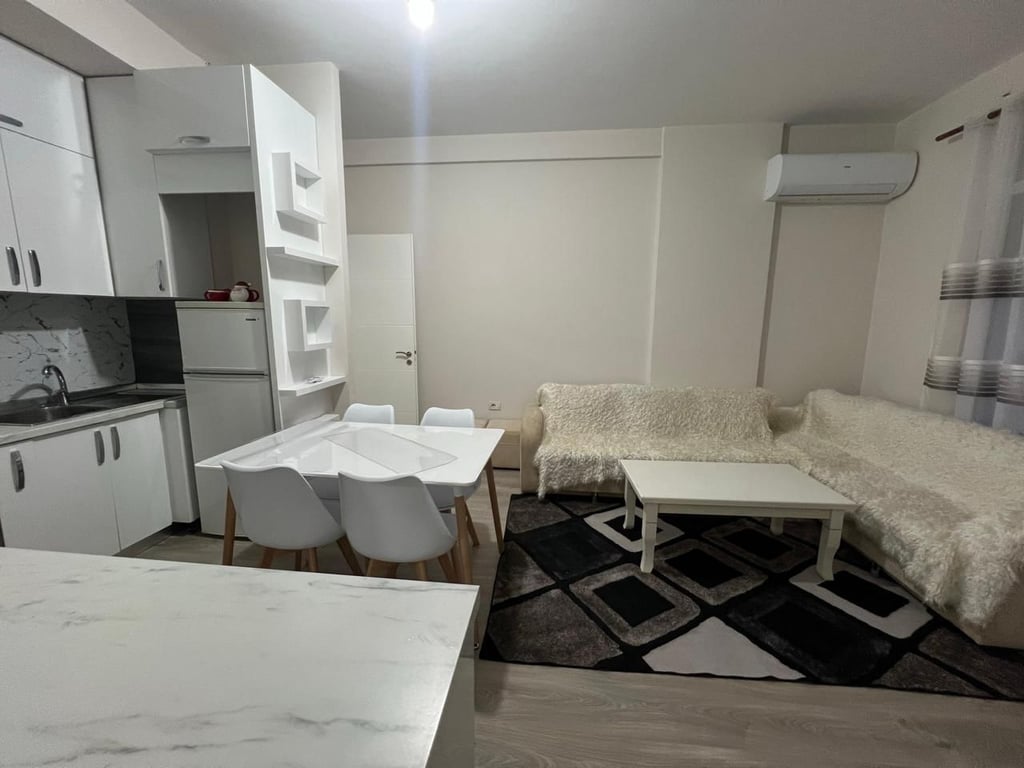 3+1 apartment for rent at Fusha e Aviacionit