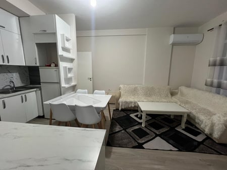 3+1 apartment for rent at Fusha e Aviacionit