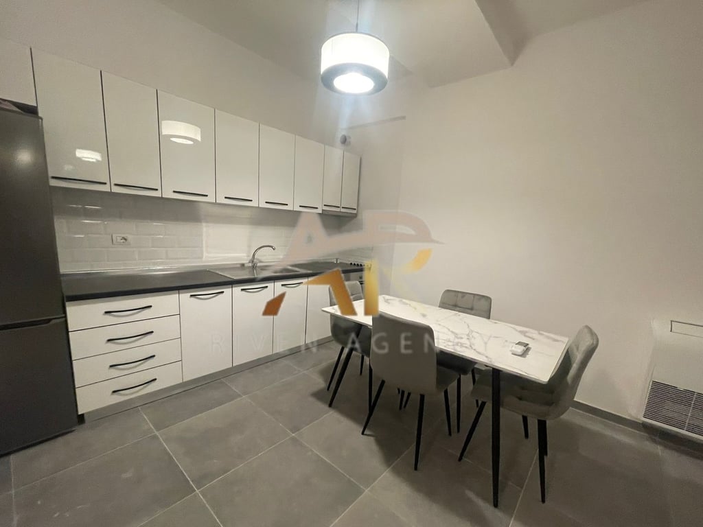 Appartamento 2+1 in Affitto presso Americano 3, Misto Mame