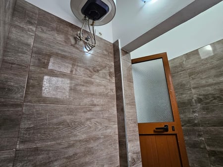 Jepet me qera Apartamenti 1+1 , Selite prane Universitetit Marin Barleti 400 euro