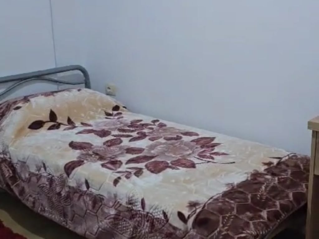 Jepet me qera Shtepia 2+1 , tek Kodra e Priftit prane shkolles Mrekullia  480 mije leke