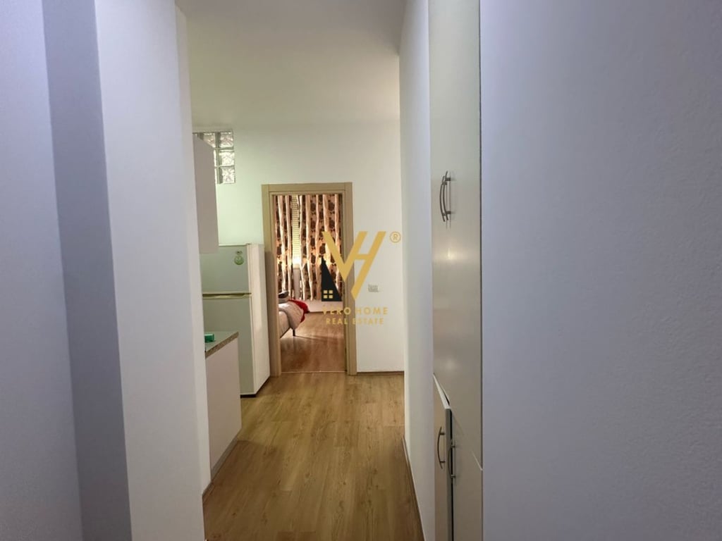 JEPET APARTAMENT 1+1 ME QERA NE ASTIR 40.000 LEKE