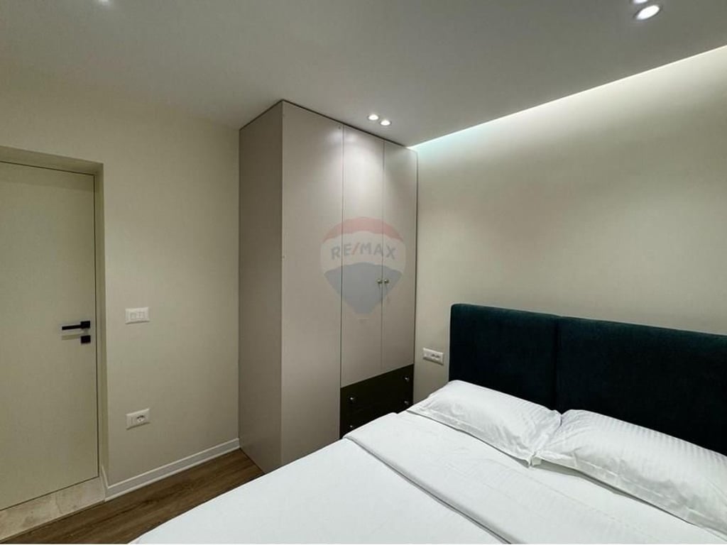 Apartments &amp; Studios for sale in New Market.