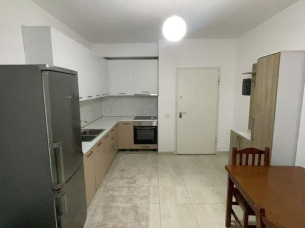 Apartament Me Qera 2+1 Tek Komuna e Parisit (ID B2201294) Tirane