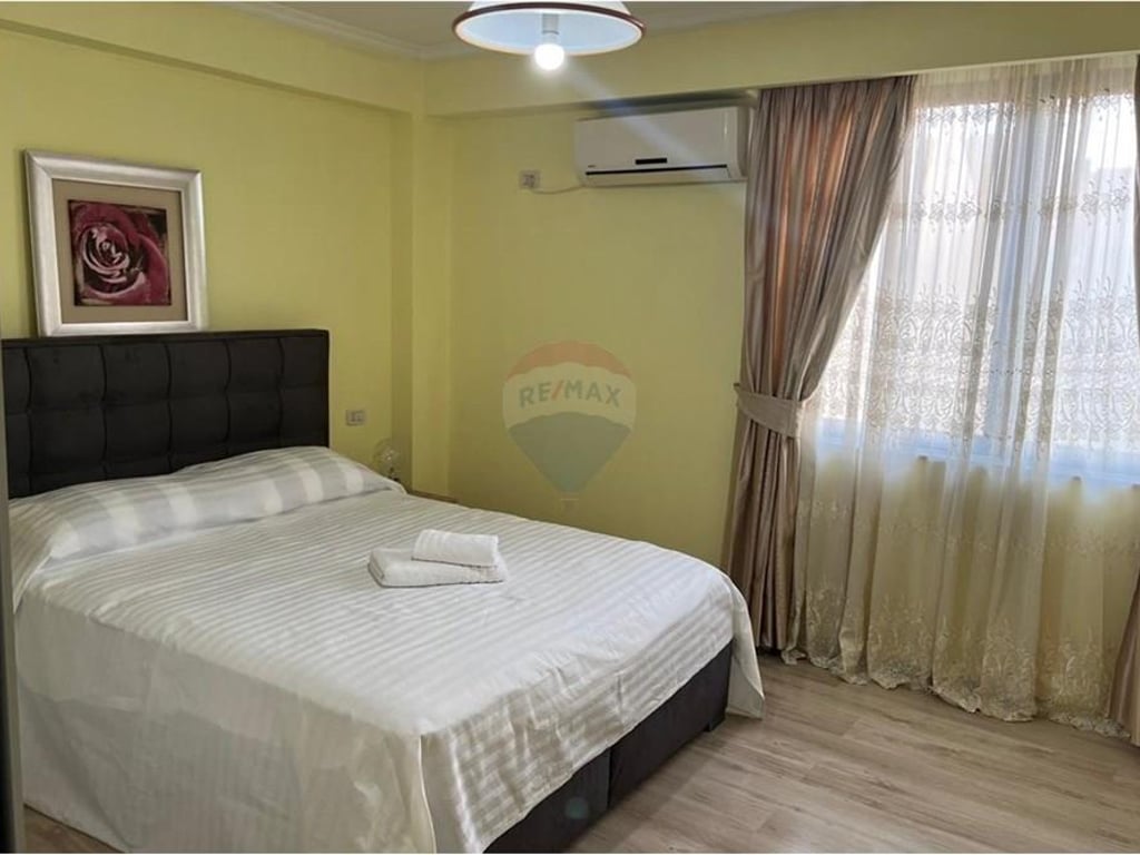 Apartment (3+1+2) for rent on Zogu I Boulevard.