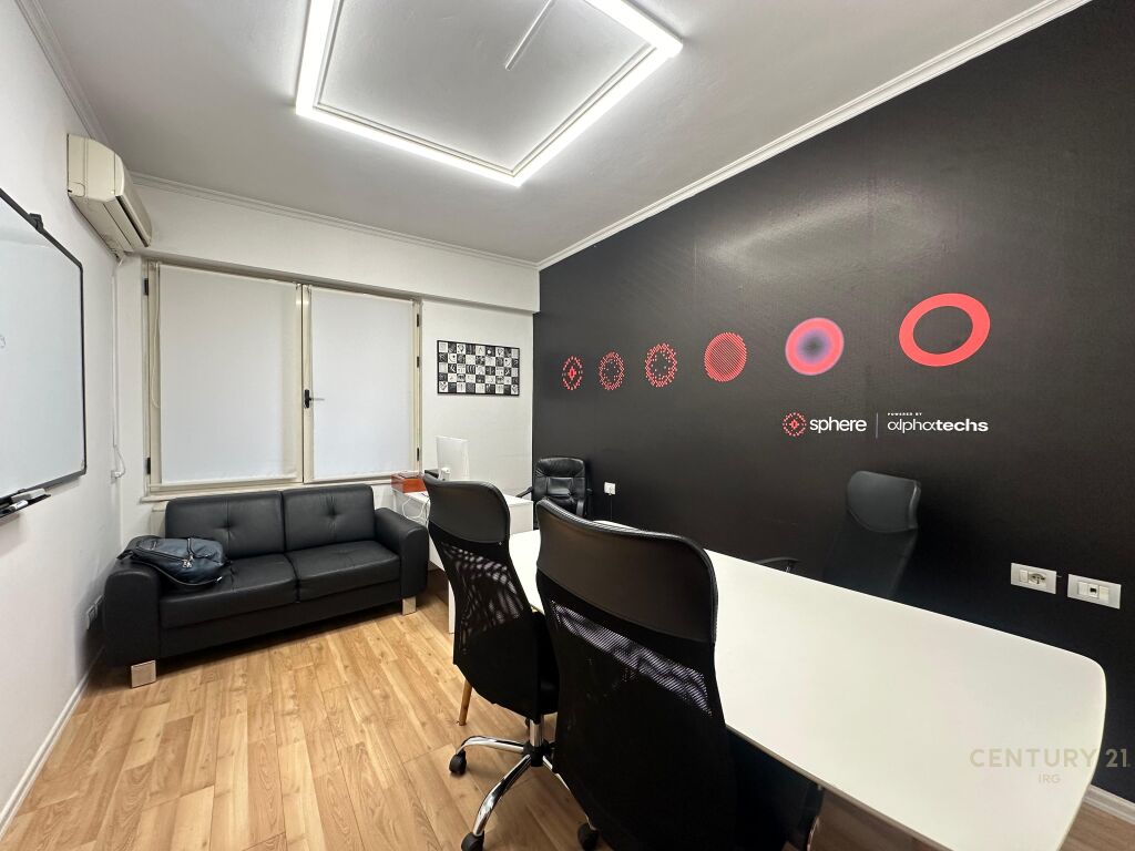 🖥️ JEPET ME QIRA AMBIENT PËR ZYRA + 2 POSTE PARKIMI TEK DREJTORIA E POLICISË | ✨ OFFICE SPACE FOR RENT + 2 PARKING SPOTS NEAR THE POLICE DIRECTORATE