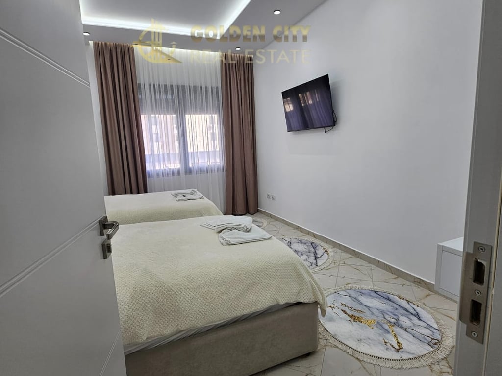 Shitet super apartament 2+1+2 me pamje detin.