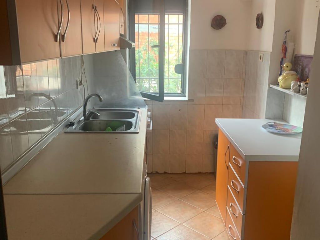 Jepet me qera 2+1 te Xhamia e Tabakeve