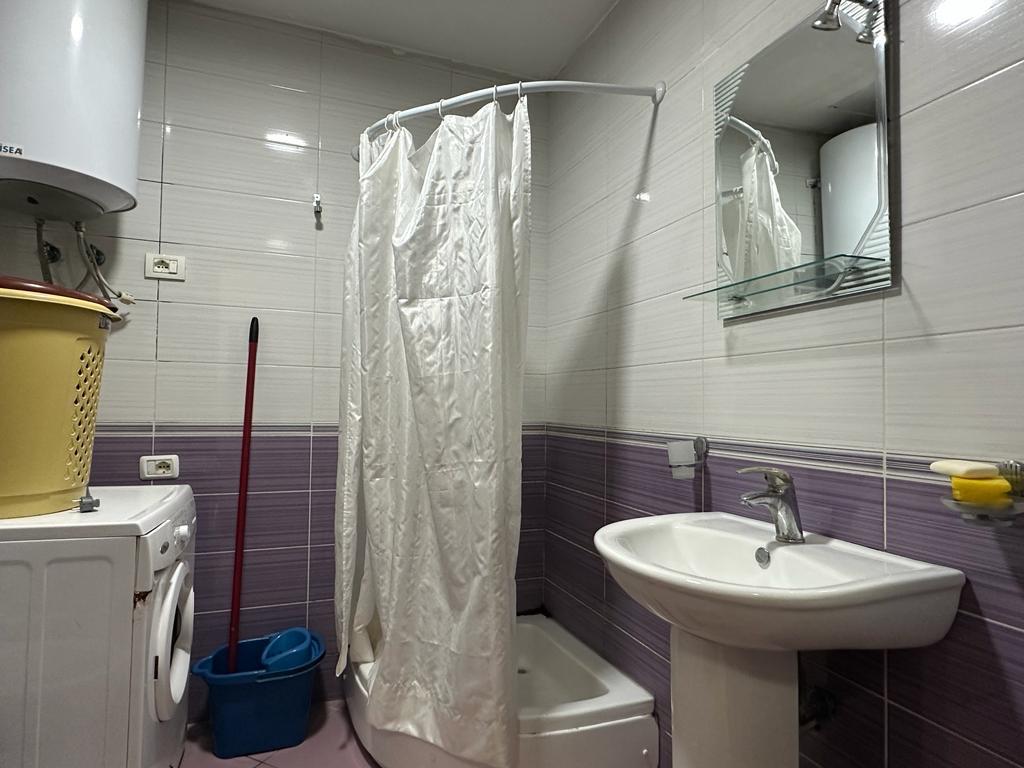 APARTAMENT 1+1 PER QIRA ; BAR ARTISTI , ASTIR 400 EURO