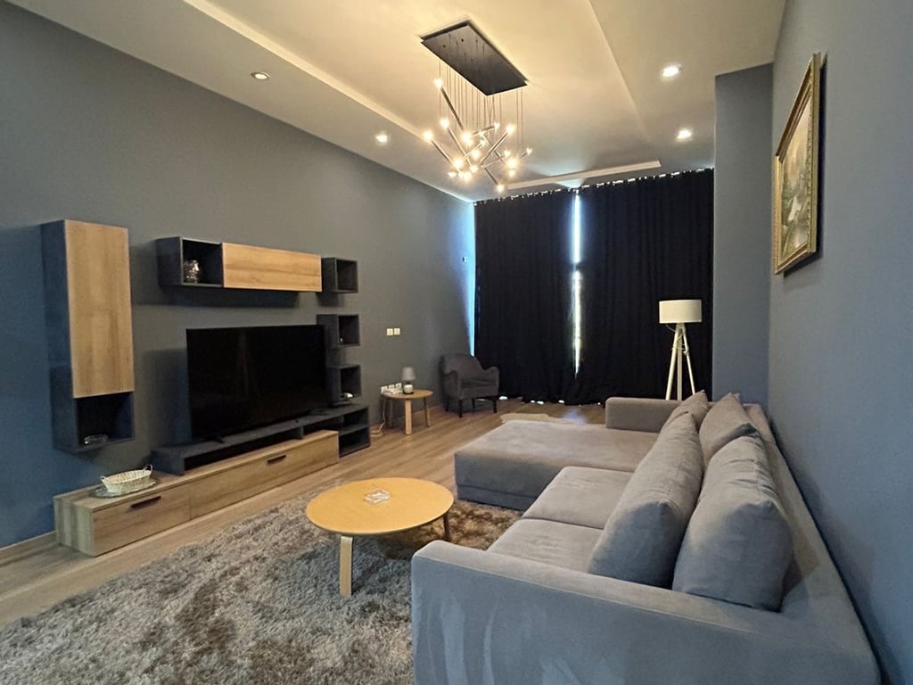 1+1 is enough, the road to the dry lake, 650 euros.