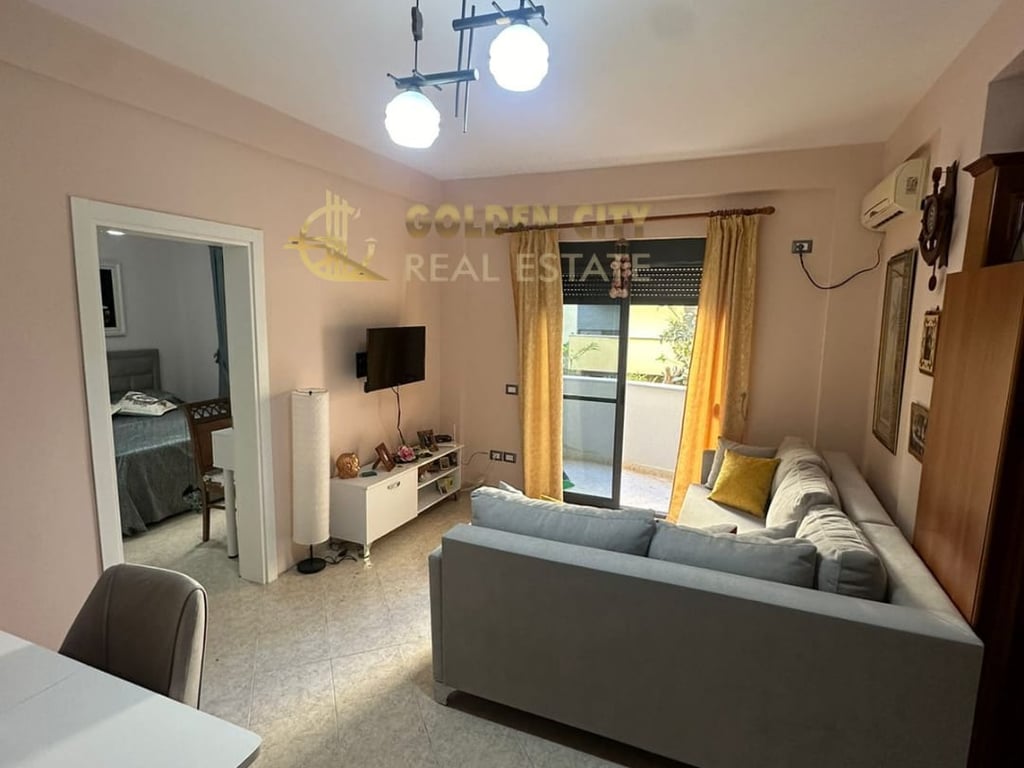 Shitet super apartament 1+1. Golem