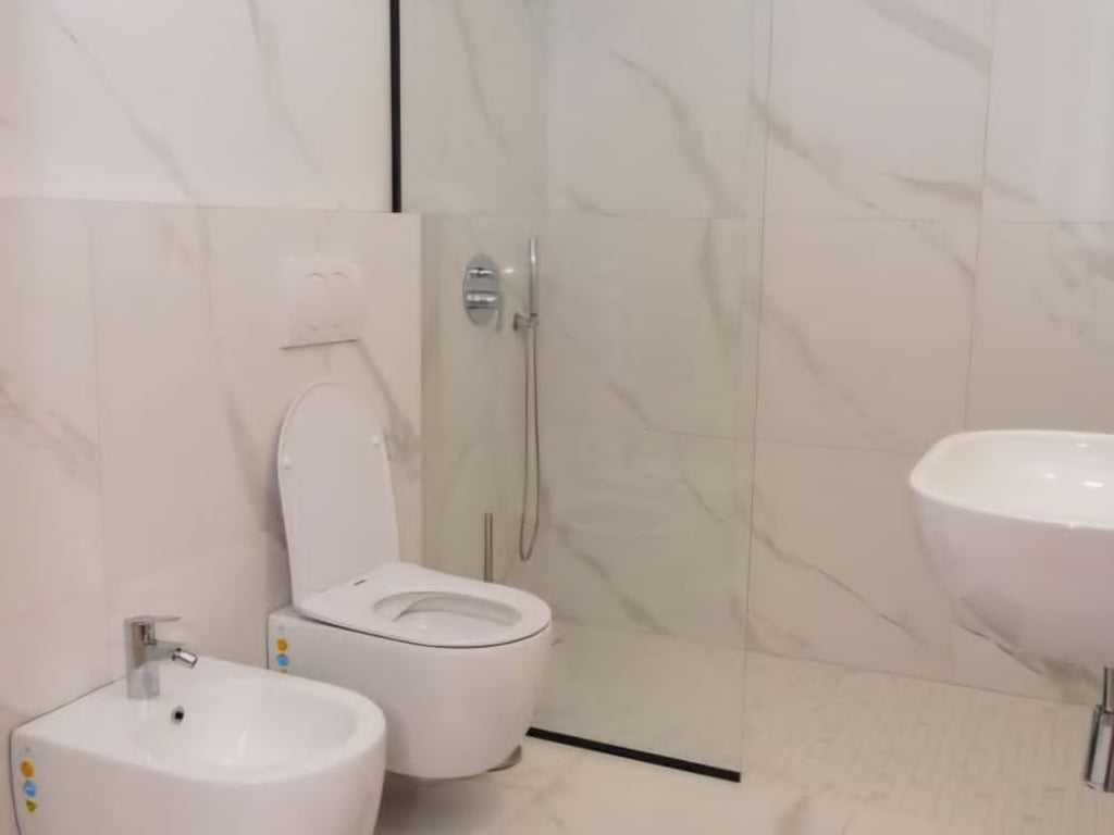 Për Shitje: Apartament Modern 3+1 me Pamje në Rr. Barrikadave, Tiranë