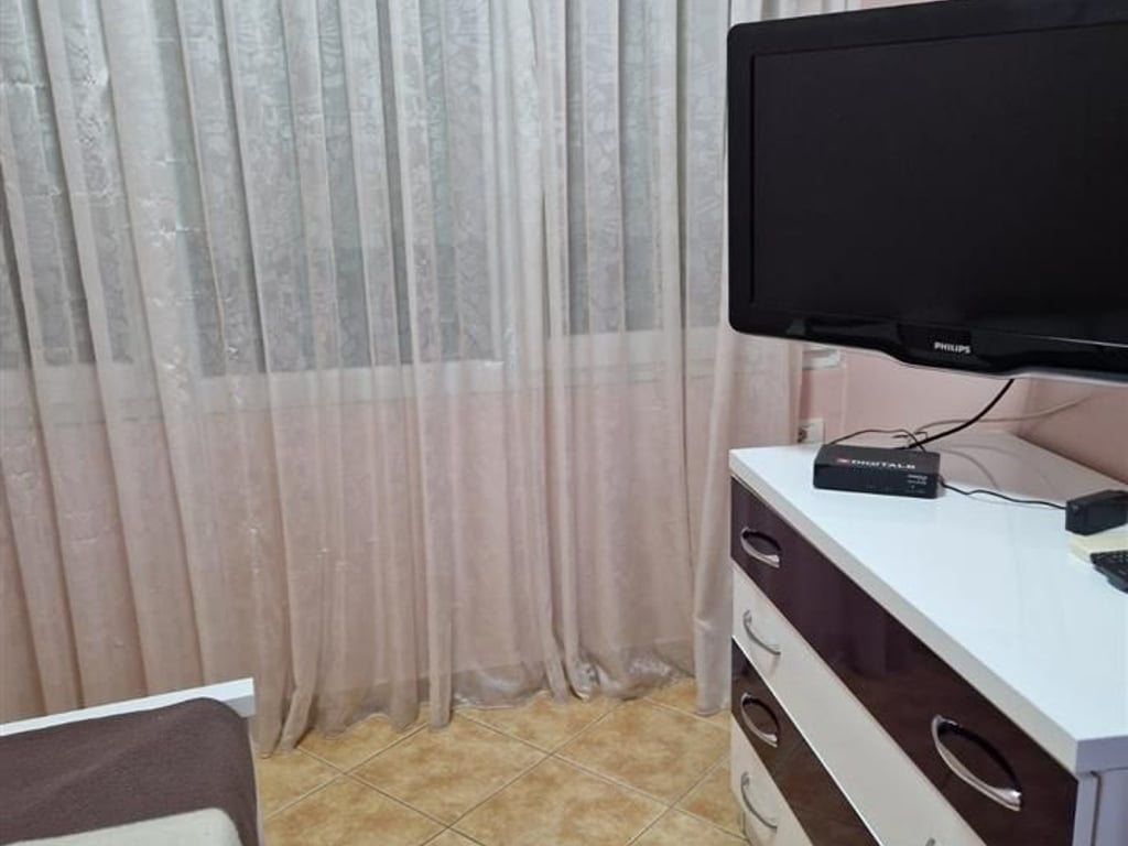 Affittasi appartamento 3+1+2+parcheggio in zona Zogu Zi.