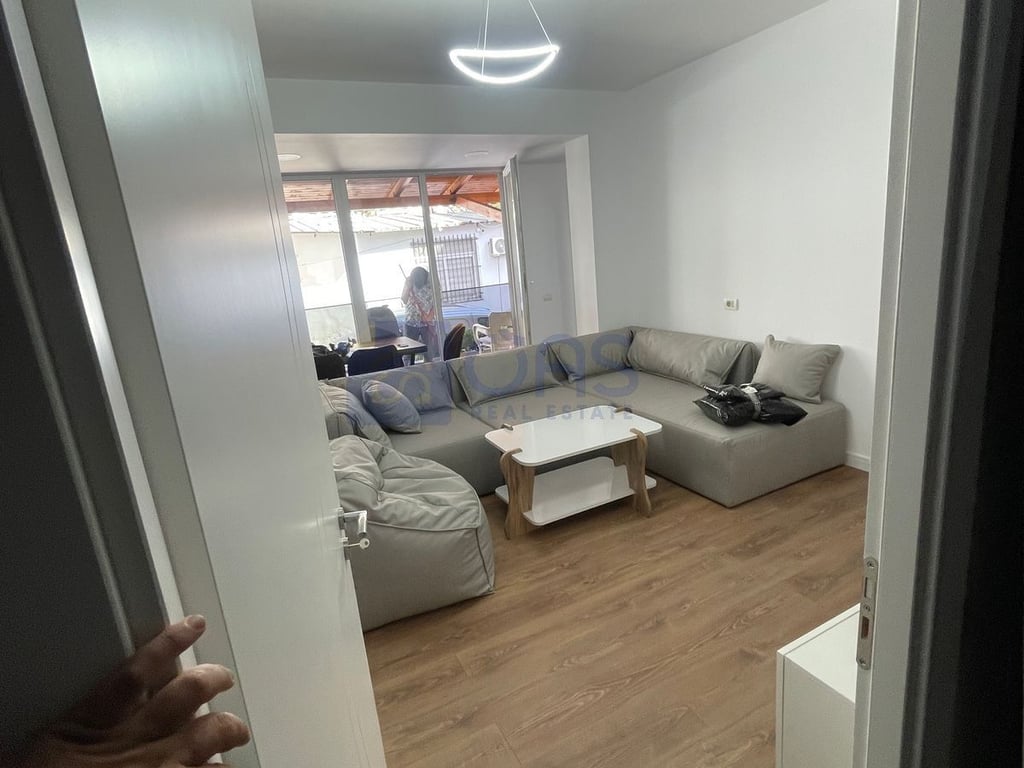 Apartment 2+1 for rent in Zog te Zi 700 euros.