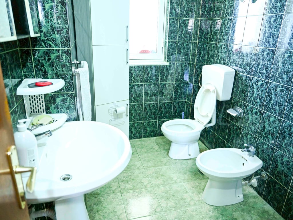 2+1 per qira afer Shkolles se Kuqe