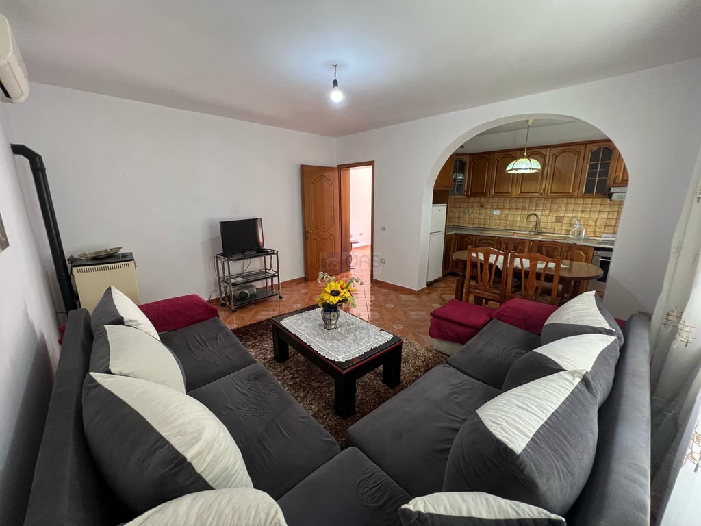 A private 2+1 house is for rent in Selite (parking for up to 7 cars).