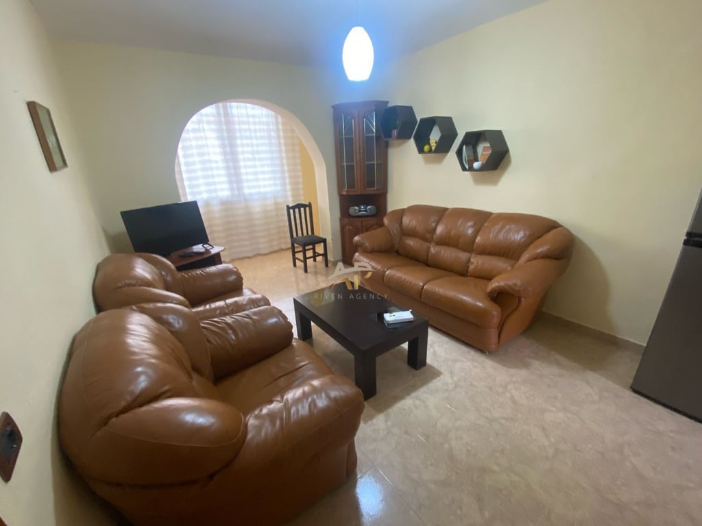 A 1+1 apartment is available for rent at Tregu Elektrik.