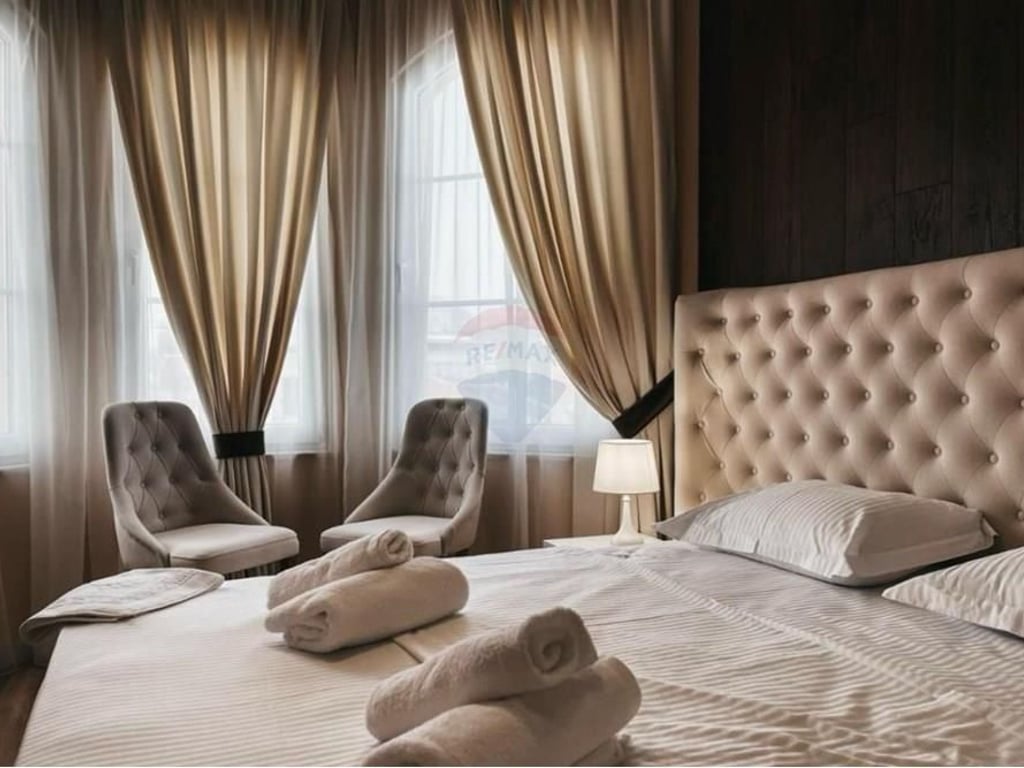Jepet me qira hotel 3-katësh pranë Kinostudios