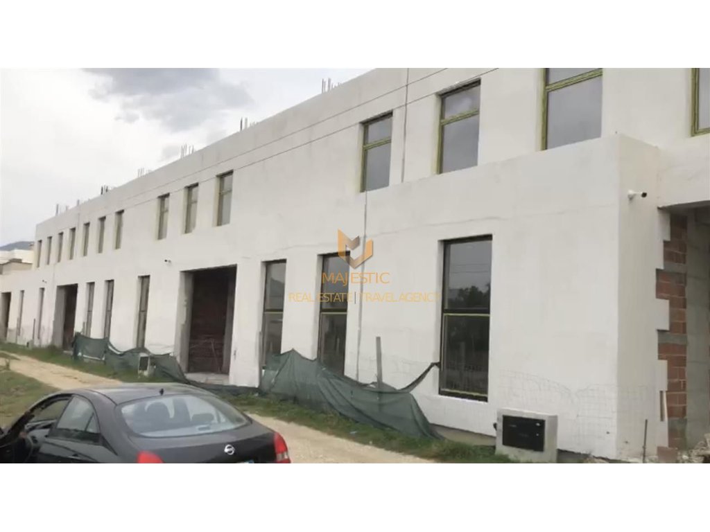 Super warehouse for rent in Kamez.