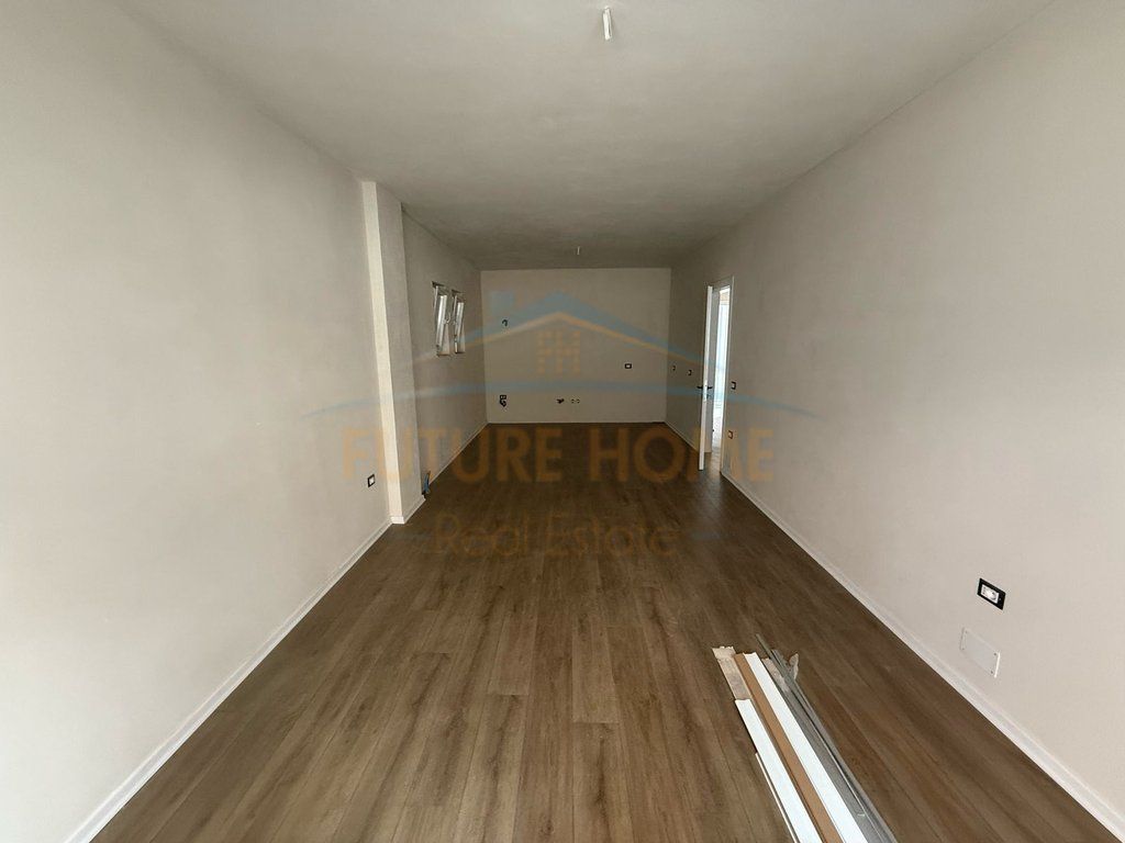 In vendita, Appartamento 2+1+ Posto Auto, Quartiere 2, Korçë (KO50101)