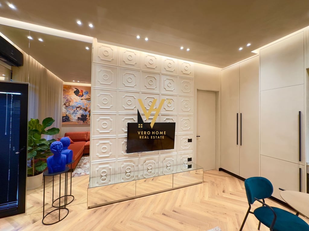 1+1+1 Apartment for Rent on Kavajës Street 1,000 Euro