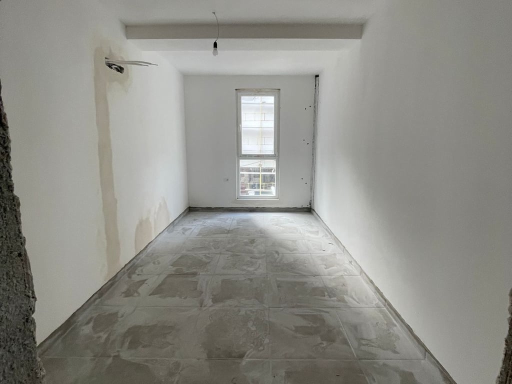 Vendesi appartamento 3+1+2 presso Univers City.