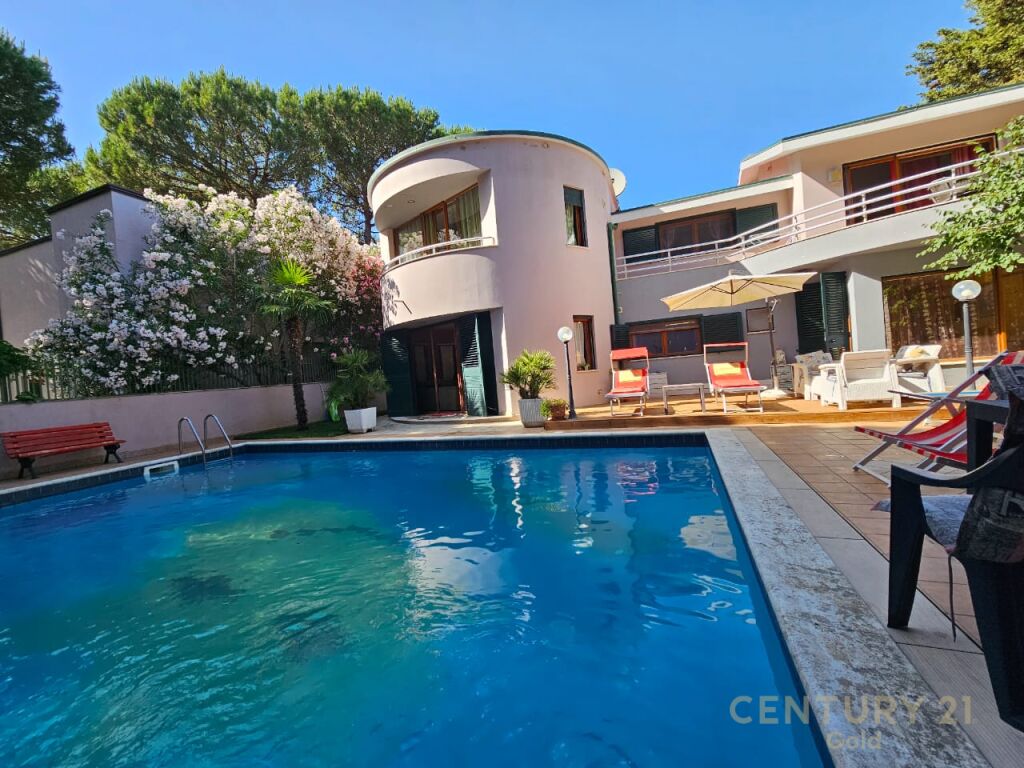 VILLA FOR SALE IN QERRET!