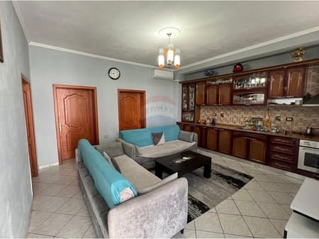 Apartament 3+1 per qira ne Shkoze !