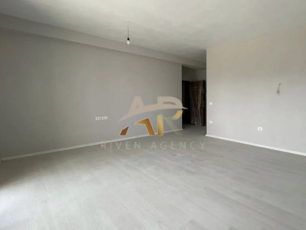 Jepet me qera apartament 2+1+2 Astir