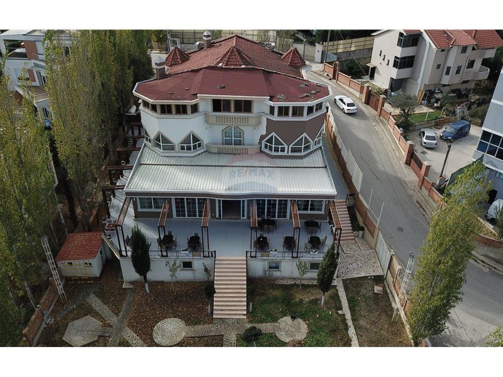 MULTIFUNCTIONAL YEAR FOR SALE NEAR TEG!