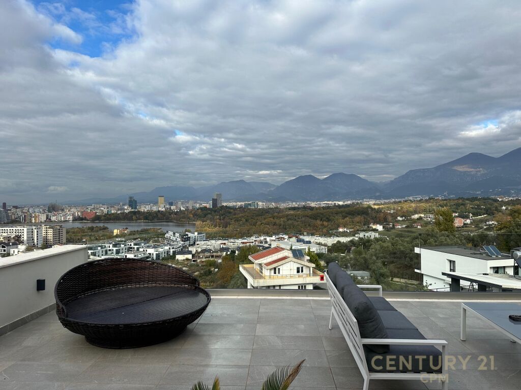 🏠 Villa Available at the Dry Lake