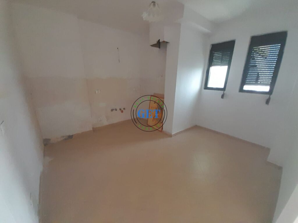 Shitet, Apartament 2+1+2, Ish Rajoni, Durres