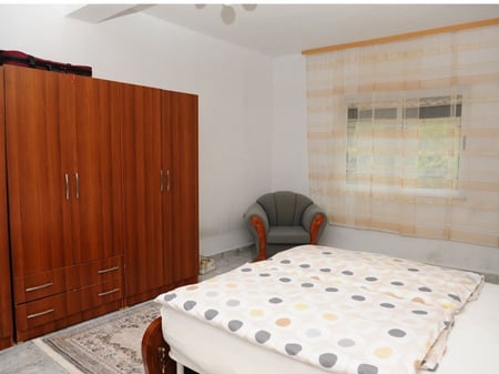 Affitto, Appartamento 1+1 (Piano 2 di una Villa), Ali Dem, Tirana.