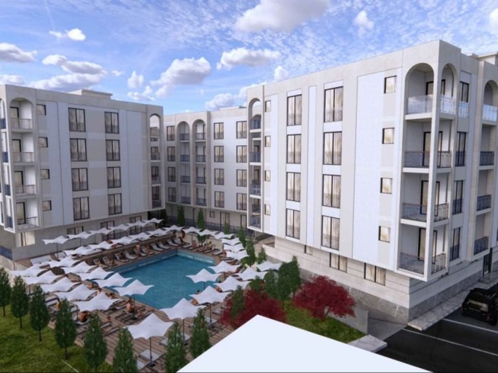 Shitet Apartament  në Golem 1+1!!!!