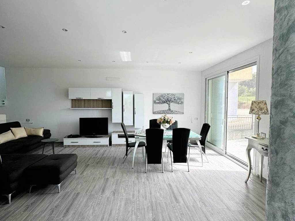 Karpen, private villa in a fantastic position, with a full view of the sea, Karpen.