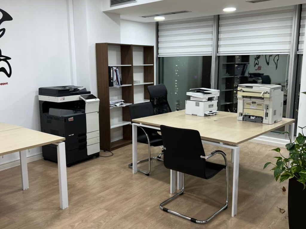 Ambiente per UFFICI in affitto vicino alla PIRAMIDE